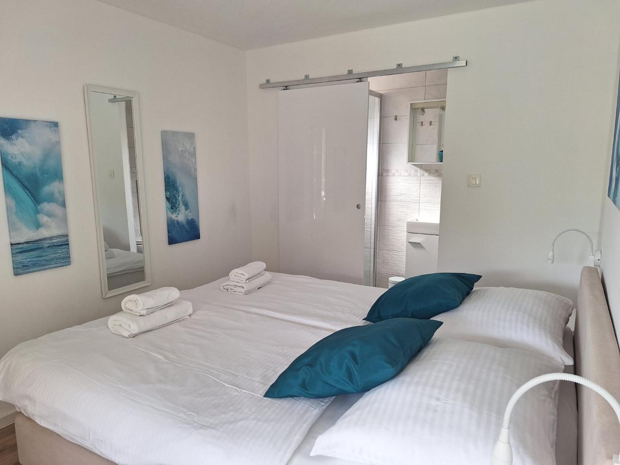 Boora Glamp Experience & Heated Infinity Pool Hotell Senj  Exteriör bild