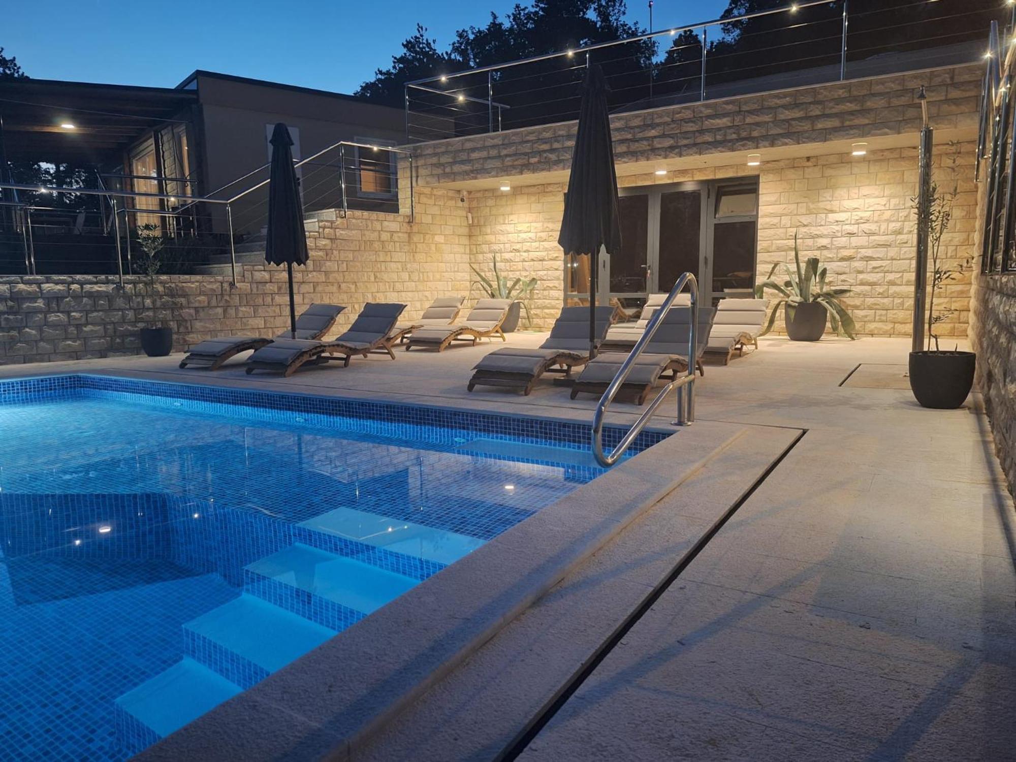Boora Glamp Experience & Heated Infinity Pool Hotell Senj  Exteriör bild