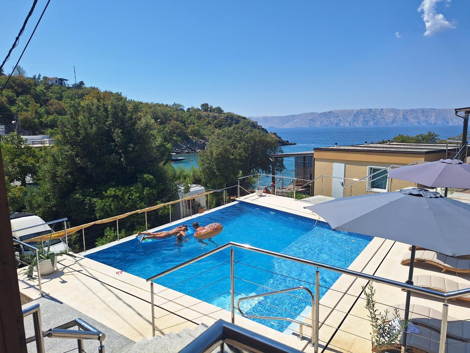 Boora Glamp Experience & Heated Infinity Pool Hotell Senj  Exteriör bild